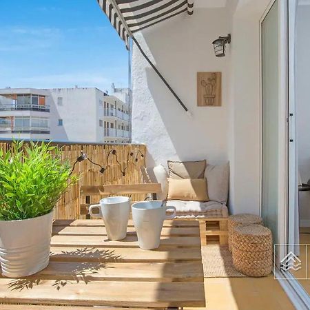 Cosy 3-Bedroom Apartment For 6-8 People Just 50M From The Beach Салоу Екстериор снимка